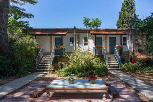 Buitenkant, Mantur Beit Oren in Mount Carmel
