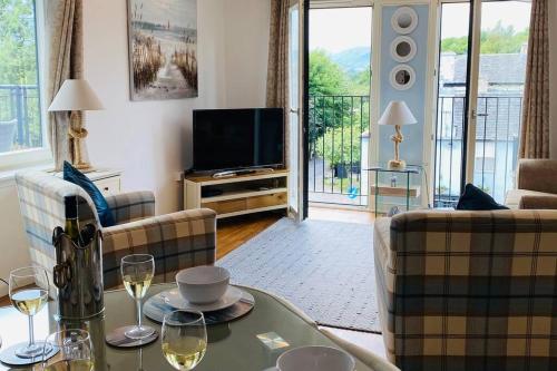 Riverside View Apartment in Balloch, Loch Lomond