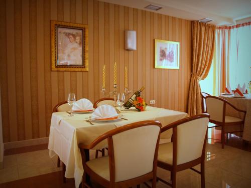 Hotel Neva – Podstrana, MD