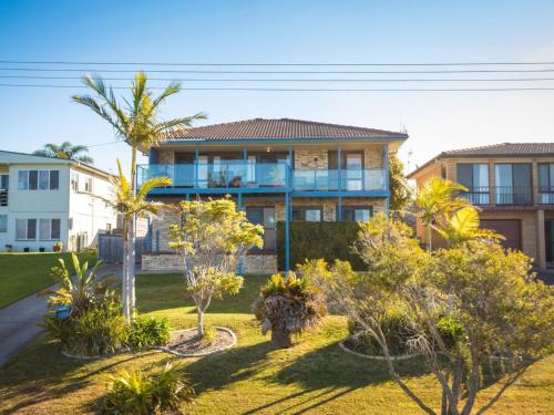 45 Hillside Cres Beach House in Kianga
