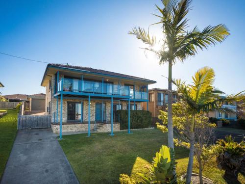 45 Hillside Cres Beach House in Kianga