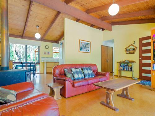 Caseys Pet Friendly Beach Cottage in Mystery Bay
