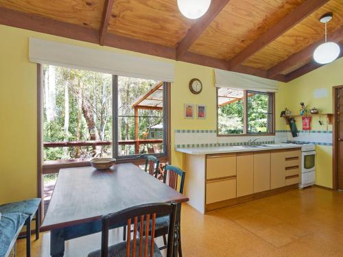 Caseys Pet Friendly Beach Cottage in Mystery Bay