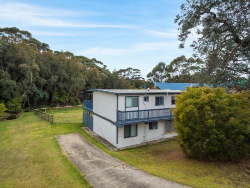 Pet friendly Beach House at Kianga in Kianga