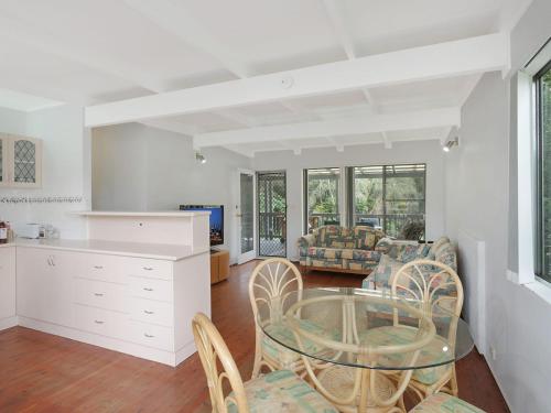 Pet friendly Beach House at Kianga in Kianga