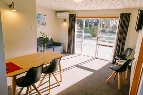 Flaxbourne Motels - Accommodation - Ward