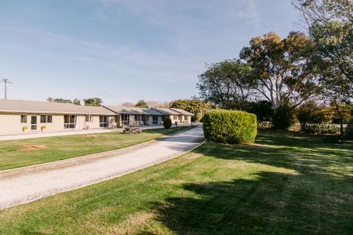 Flaxbourne Motels in Lower Dashwood