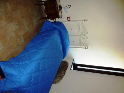 1 queen bed, 2 twin beds