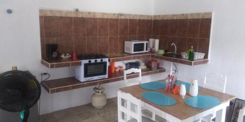 Apartment with 2 queen beds 1000 pesos per night, San Crisanto (Foto 5)