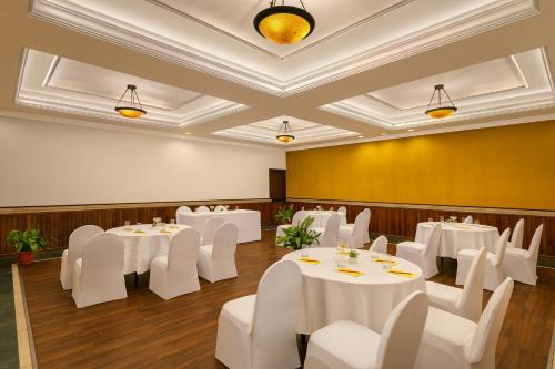 Sala de reunió / Saló de ball, Hotel Shervani Hilltop in Nainital
