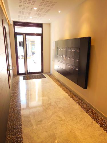 3 Bedrooms 3 bathrooms central Cannes Lecerf 411 - image 3