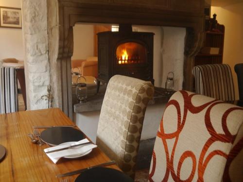 3 Millstones Inn - image 3
