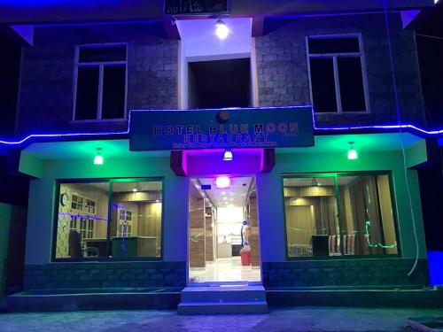 Hotel Blue Moon