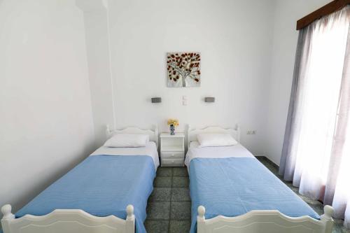 Finikas Hotel - image 11