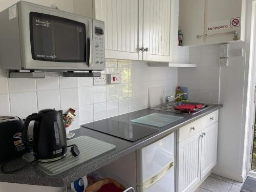 Beach Fronted Studio Apartment Sleeps 2 Adults and 1 Child