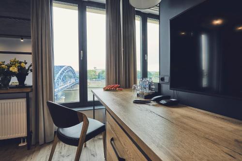 The Bridge Suites Hotel