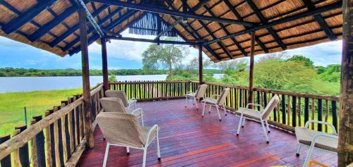 Manzara, Tlou Safari Lodge in Kasane