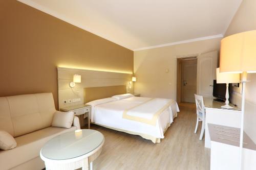 Iberostar Málaga Playa - image 14