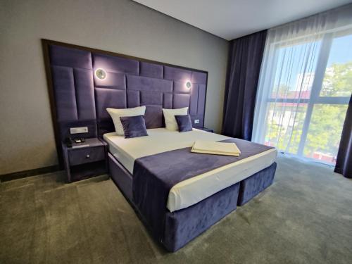 Hotel Vogue - image 3
