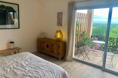 Maison d'Hôtes de Charme avec Piscine et SPA gîte à louer Cremps