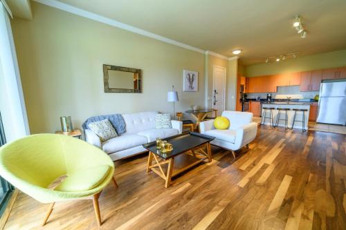 1BR Executive Suite With Pool Gym & Fast Wi-Fi By ENVITAE - main image