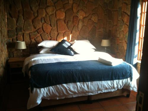 2 bedrooms, 5 beds