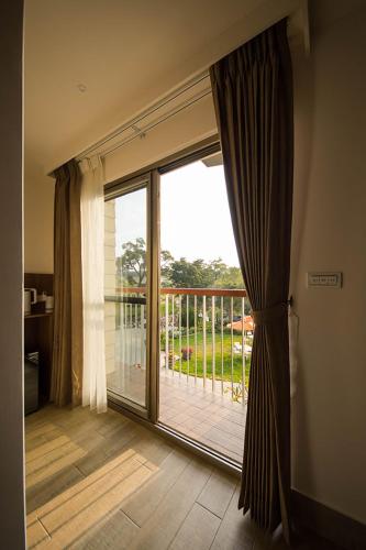 南窩綠丘-綠丘行旅 in Tongxiao Township