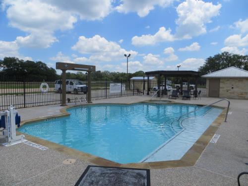 Hotel Texas Hallettsville - 수영장
