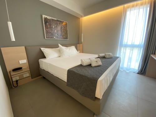 1 king bed, 1 sofa bed