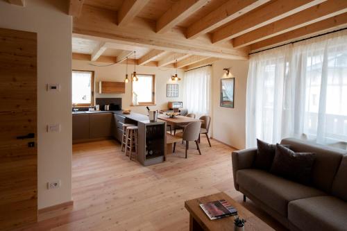 2 bedrooms, 4 beds