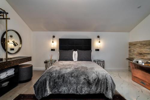 Pamper yourself in our DOUBLE SIZED copper tub -2 bedroom villa, Inverness (Foto 2)