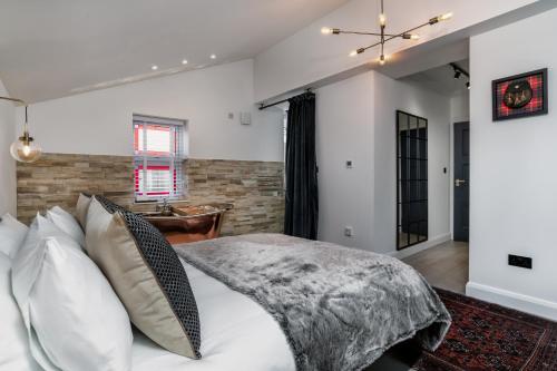 Pamper yourself in our DOUBLE SIZED copper tub -2 bedroom villa, Inverness (Foto 4)