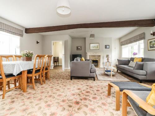 Grange House - image 13
