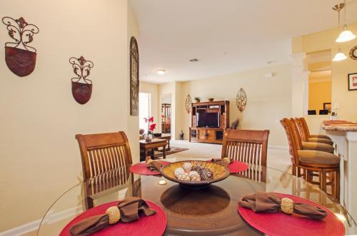 Vista Cay F 3406 Luxury Lake view 3 bedroom condo - image 2