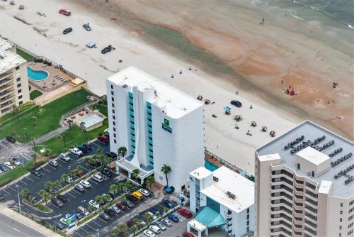 Holiday Inn Express & Suites Oceanfront Daytona Beach Shores, an IHG Hotel