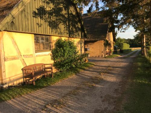 Vista exterior, BED & BREAKFAST 5 MIN FROM e47 - DOGS WELCOME - COSY FARM BnB in Ringsted