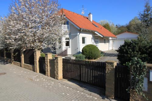 IdyllicPrague Cherry Tree Cottage