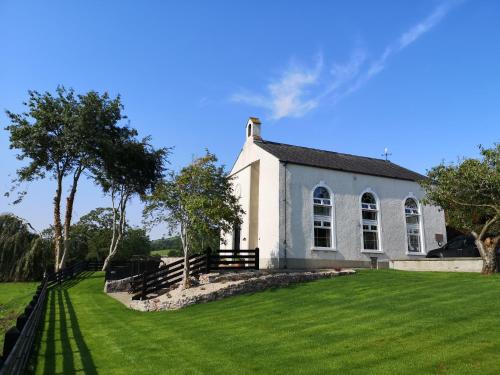 . Mullarts Church -The Glendun Apartment
