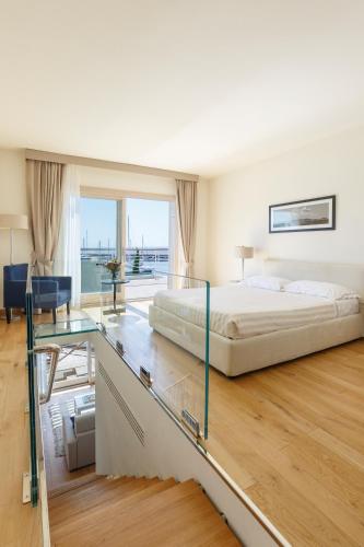 2 bedrooms, 3 beds