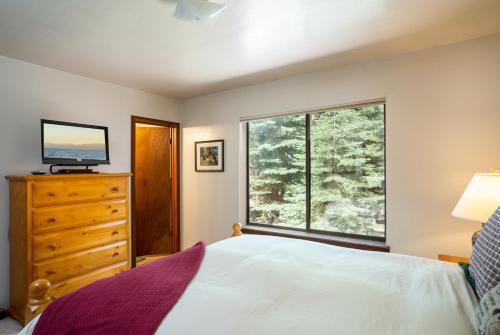 Northstar - Grizzly Bear Cabin - image 7