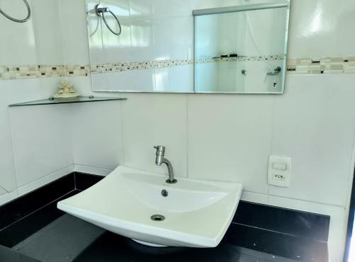 Casa em Escarpas do Lago Ótimo Preço, Aconchegante, Área bem Ampla e Excelente Localização