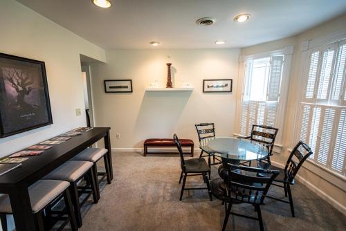 Facilities, Washington Street Quarters in Lewisburg (WV)