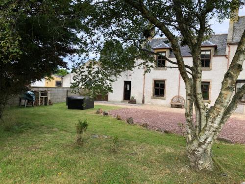 The Farmhouse, 6 bed property, Forres