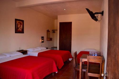 1 double bed, 1 twin bed