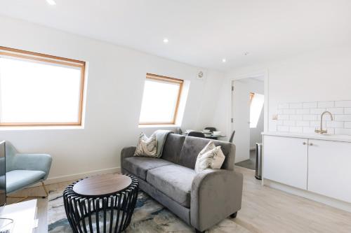 Modern 1BR Top Floor Apartment in Ipswich