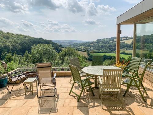 Under Catswood in เพนส์วิค