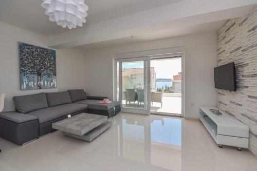 BlueBay Apartments