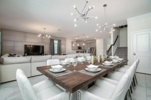 Champions Gate 9 Bedroom 5 Bed Pool Home! villa - image 8