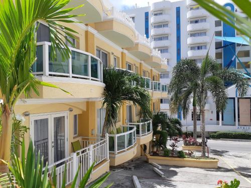 Vista exterior, Baker's Suites in Simpson Bay