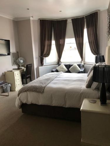 2 twin beds